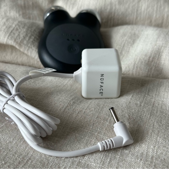 NuFace Mini in Midnight Black - Picture 4 of 5